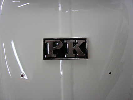 Anagrama "PK" trasero